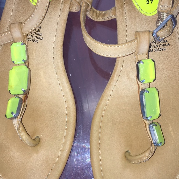 Sandals - Picture 2 of 6